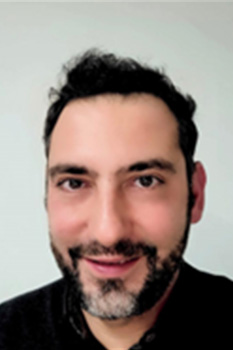 headshot of di loaora