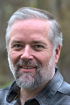 headshot of darren beckstrand