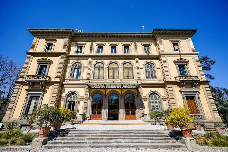 external photo of building